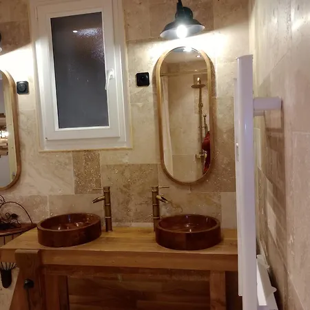 Alojamento de Acomodação e Pequeno-almoço Et Table D'hôtes Au Coin De La Cité Carcassonne